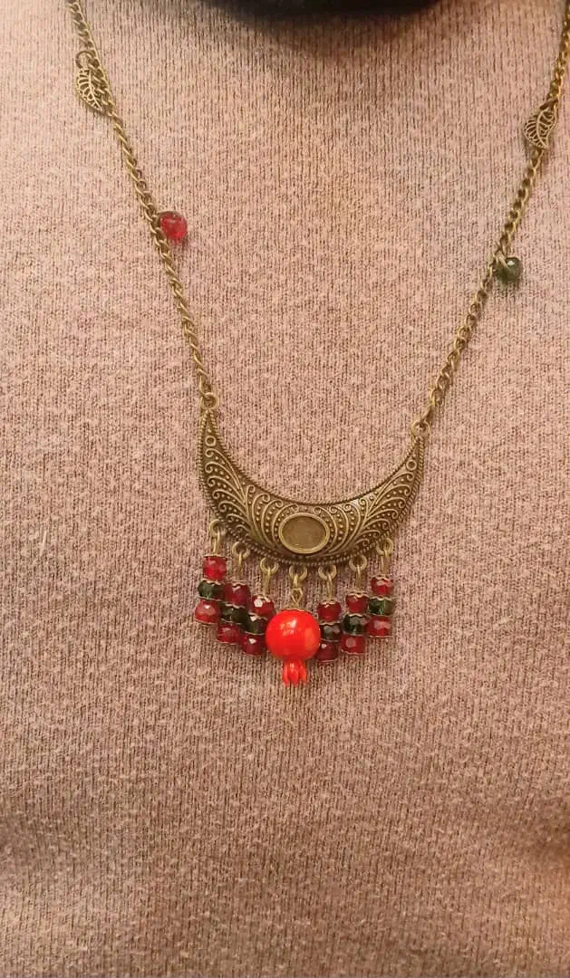 گردن خاص یلدایی|زیورآلات و اکسسوری|بروجرد, |دیوار