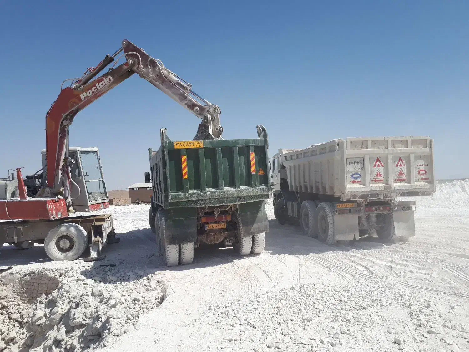 بیل مکانیکی لاستیکی پوکلین پوکلن|خودرو سنگین|قم, کوه سفید|دیوار