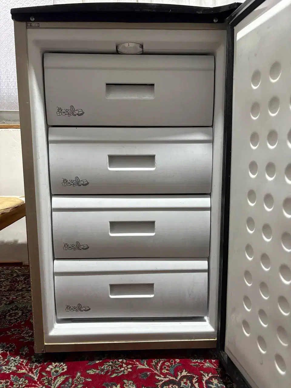 فریزر ۴ کشو ۶ فوت ایستکول در حد نو|یخچال و فریزر|رشت, دیانتی|دیوار