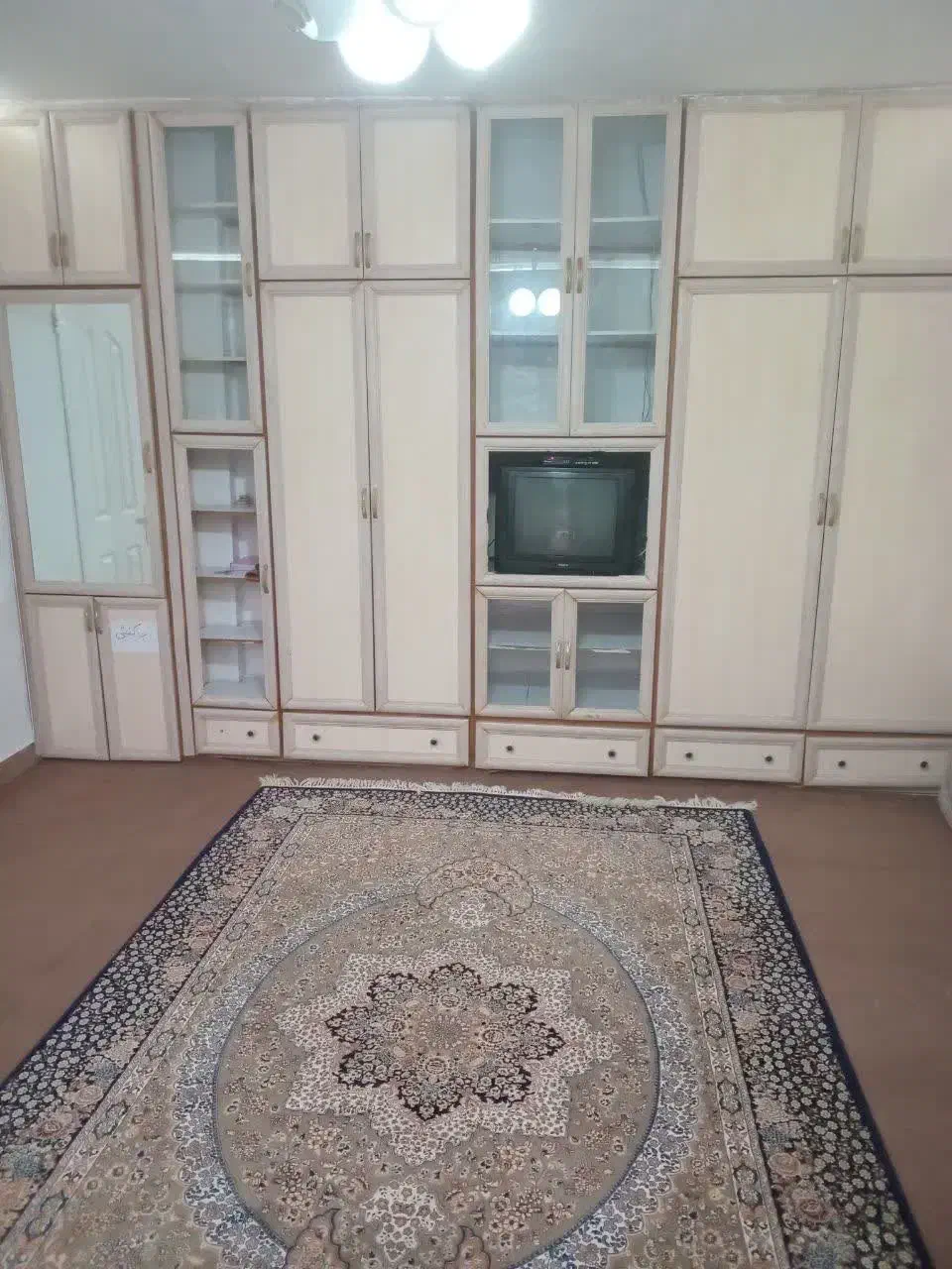 اجاره روزانه الان آماده پذیرایی|اجارهٔ کوتاه‌مدت آپارتمان و سوئیت|رشت, کوی فکوری|دیوار