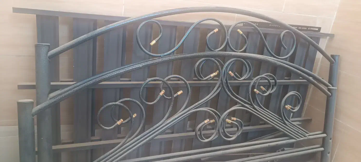 تخت دونفره فرفورژه|تخت و سرویس خواب|شاهین‌شهر, امام حسین|دیوار