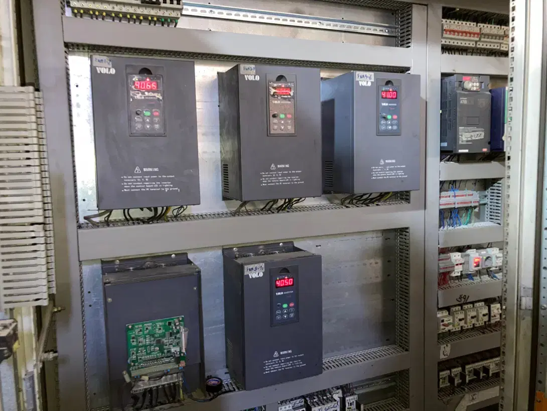 تعمیرات درایو اینورتر صنعتی CNC PLC|خدمات پیشه و مهارت|اصفهان, نقش جهان|دیوار
