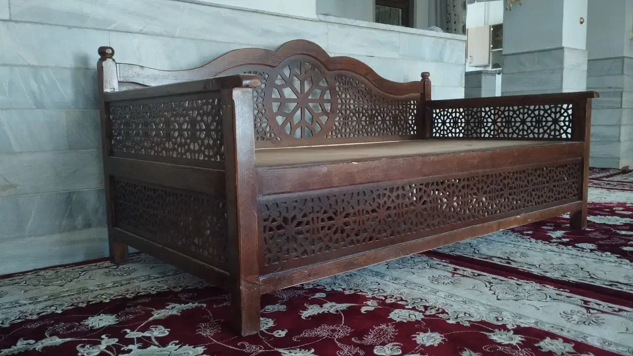 تخت سلطنتی|مبلمان خانگی و میز عسلی|اشکذر, |دیوار