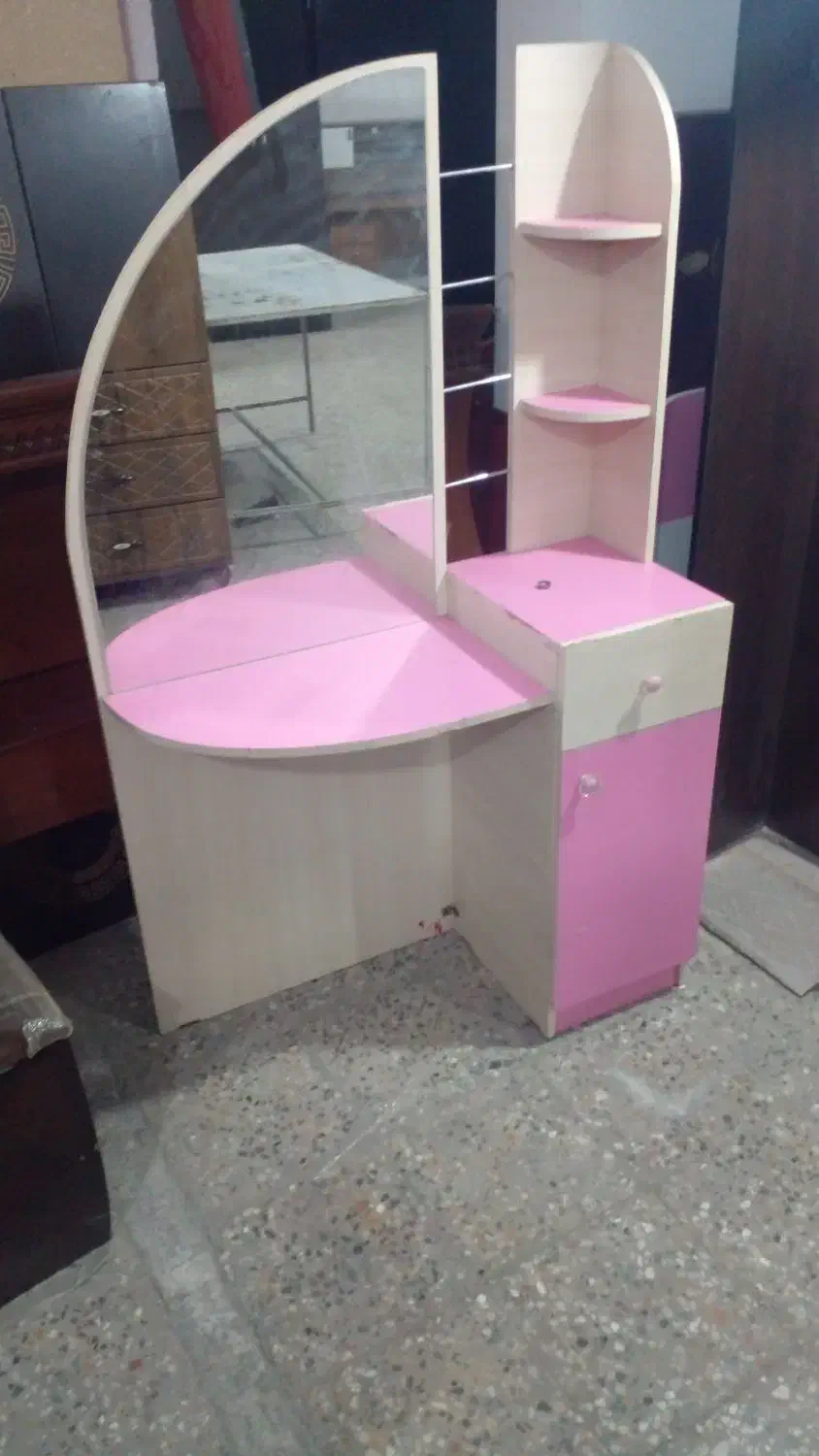 کمد لباسی و میز آرایش دست دوم|جاکفشی، کمد، دراور|داراب, |دیوار