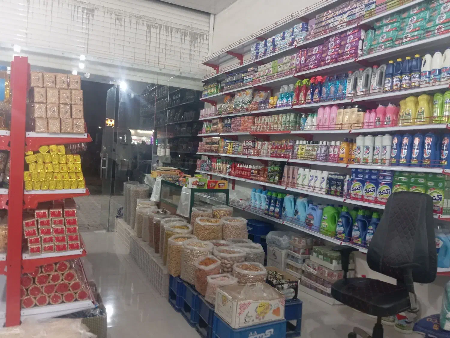 به دو نفر کارگر نیازمندیم|استخدام خدمات فروشگاه و رستوران|تخت, |دیوار