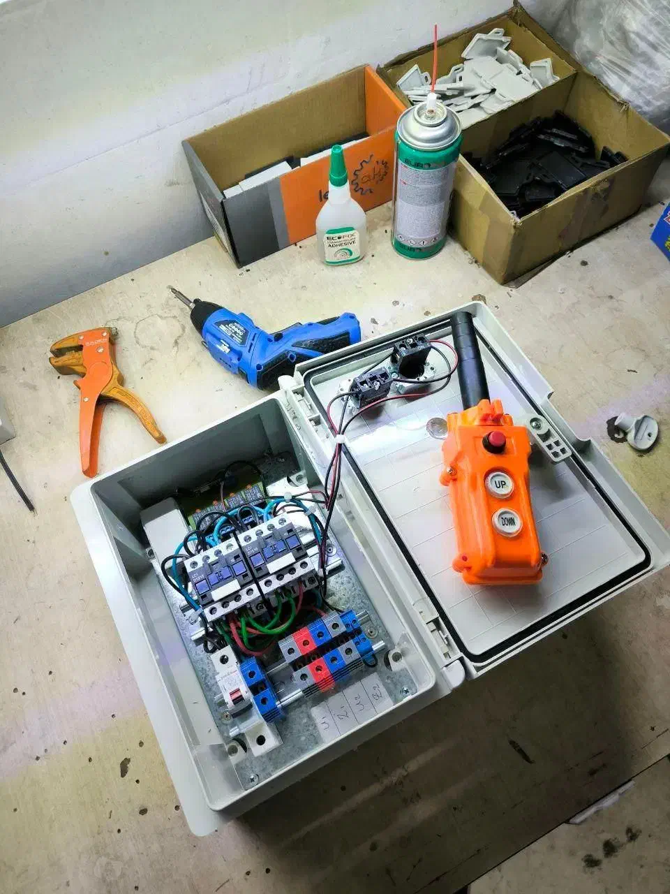 کلید بیسیم کردن بالابر ساختمانی (ریموت + تابلو)|مصالح و تجهیزات ساختمان|تهران, زنجان جنوبی|دیوار