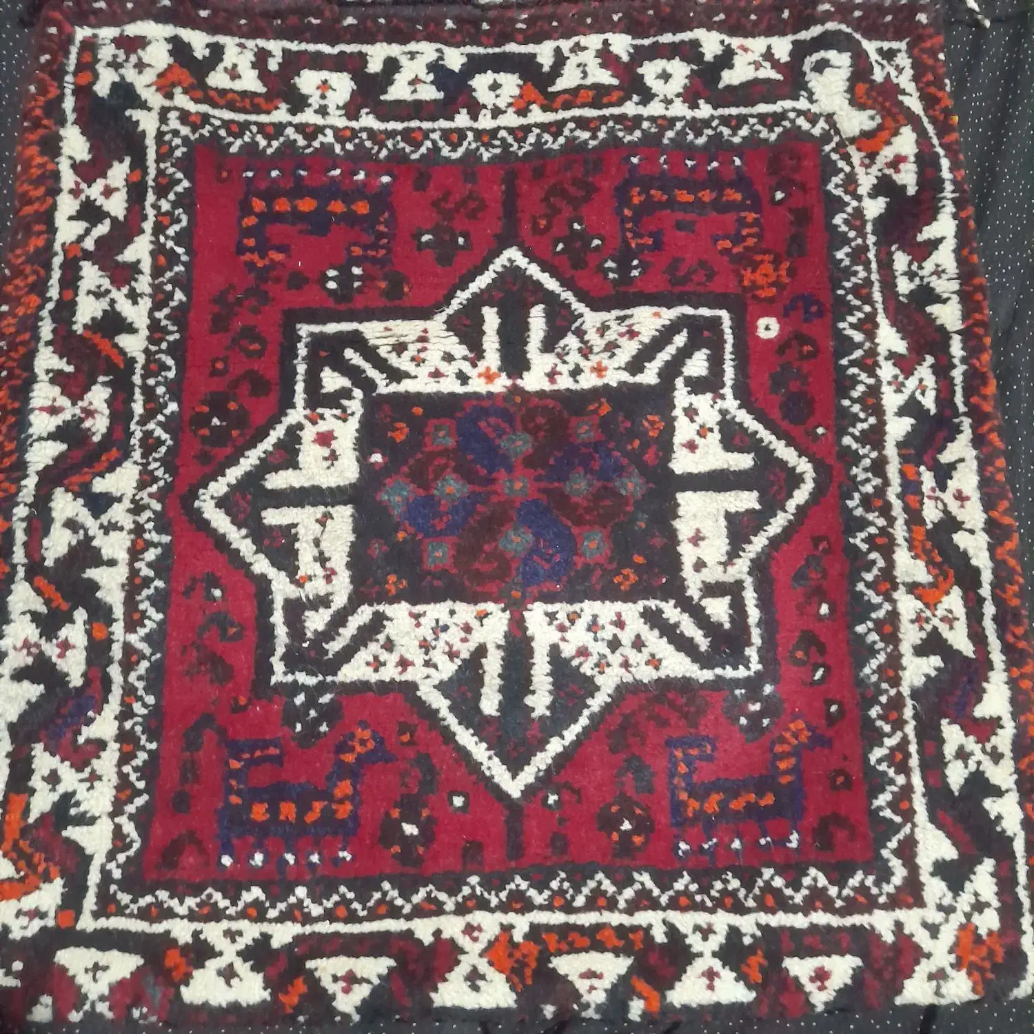 فروش خورجین|فرش|صدرا-فارس, فاز ۱|دیوار