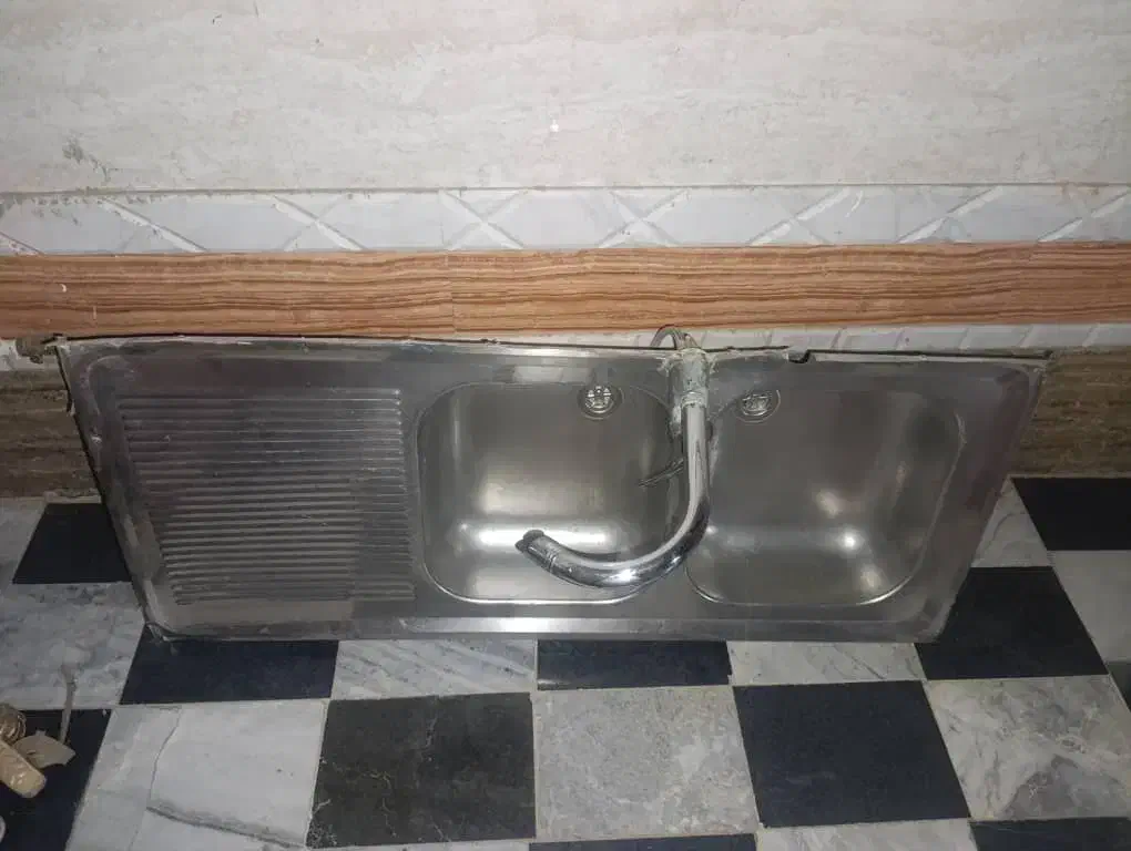 سینک استیل دوتایی با شیر و لوله های اتصال زیر|مصالح و تجهیزات ساختمان|زاهدان, |دیوار