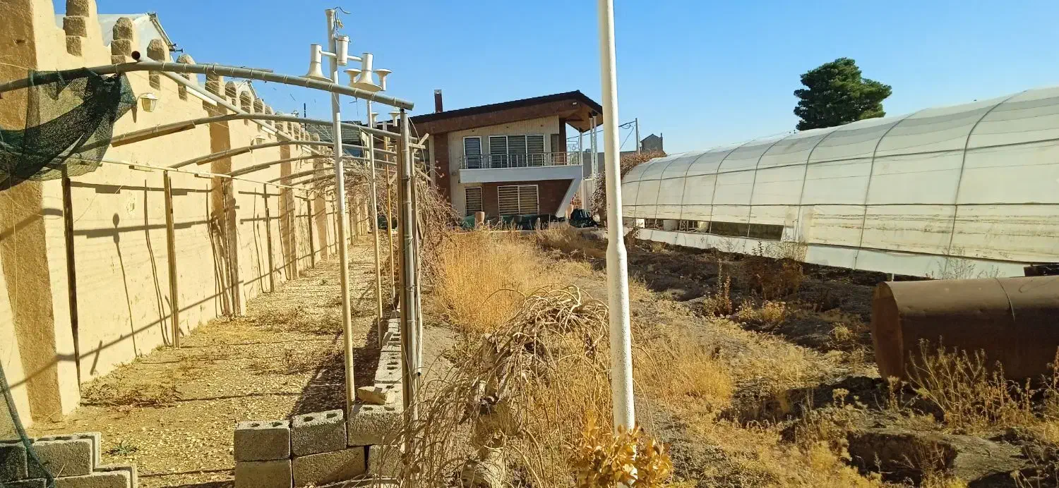 انجام کلیه کارها جوشکاری برق و سازه گلخانه ای|خدمات پیشه و مهارت|بروجن, |دیوار