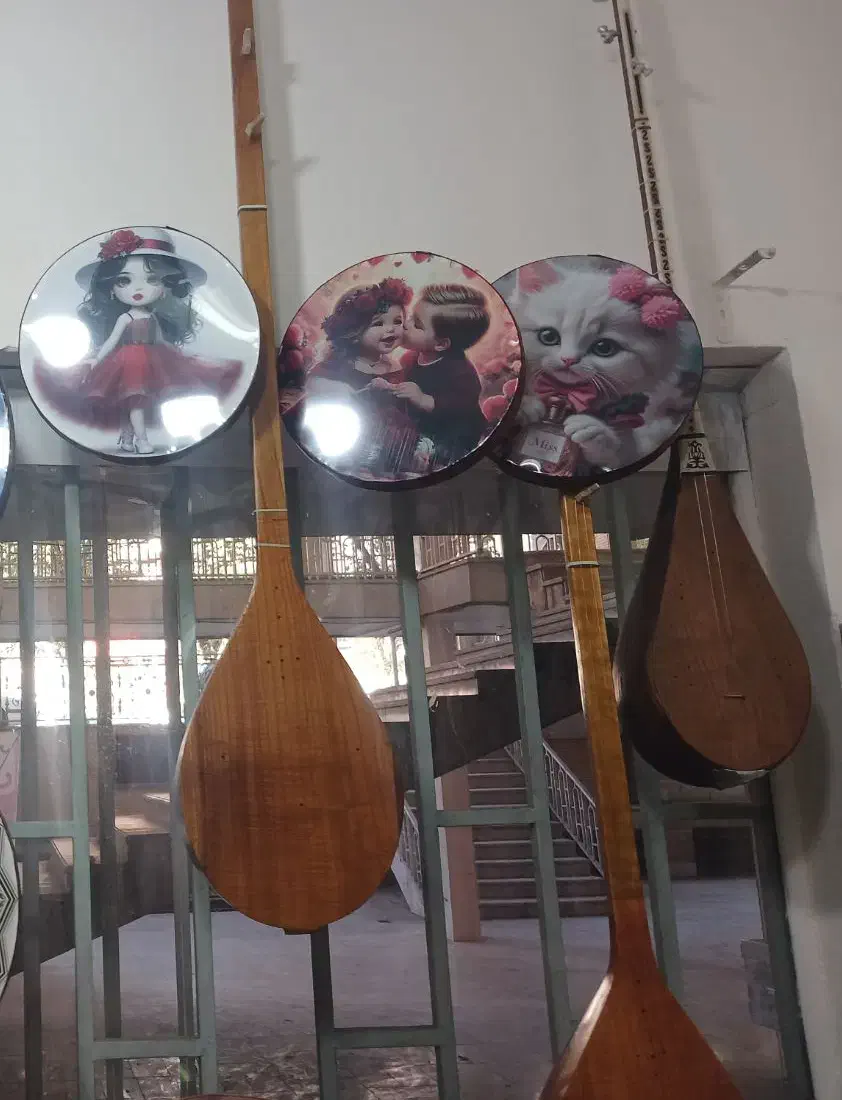 دوتار حیدری|سازهای سنتی|یزد, |دیوار