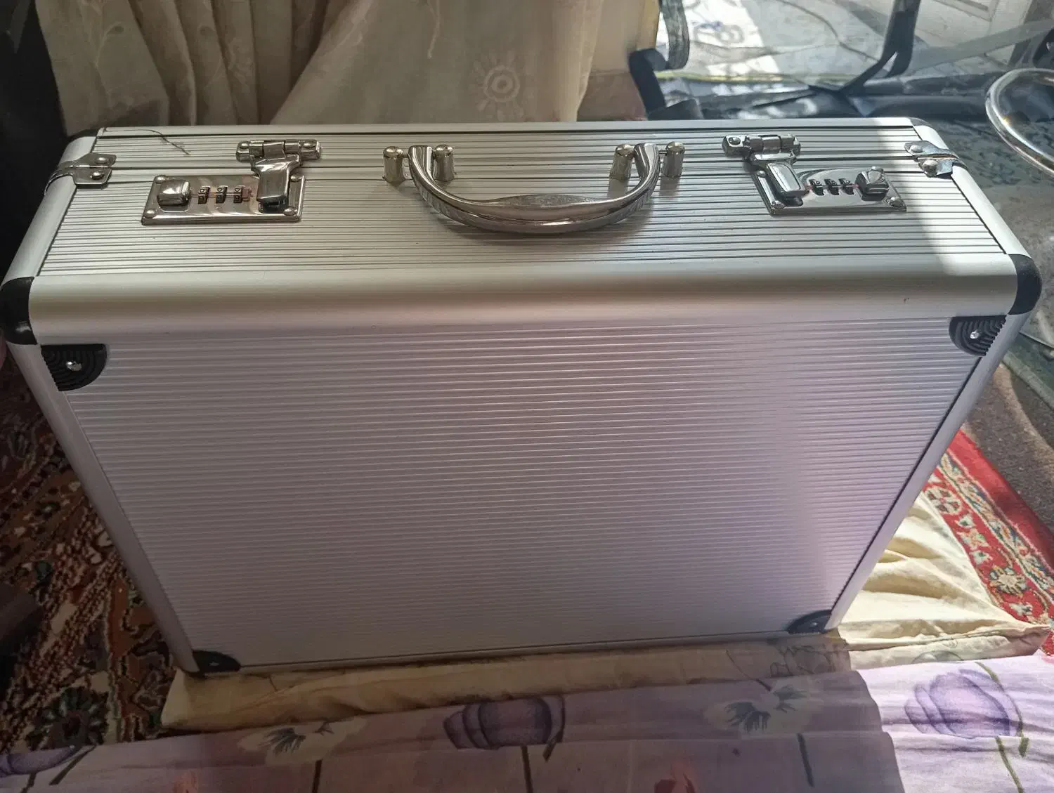 چمدان (کیف ) قاشق و چنگال|ظروف سرو و پذیرایی|رشت, چله خانه|دیوار