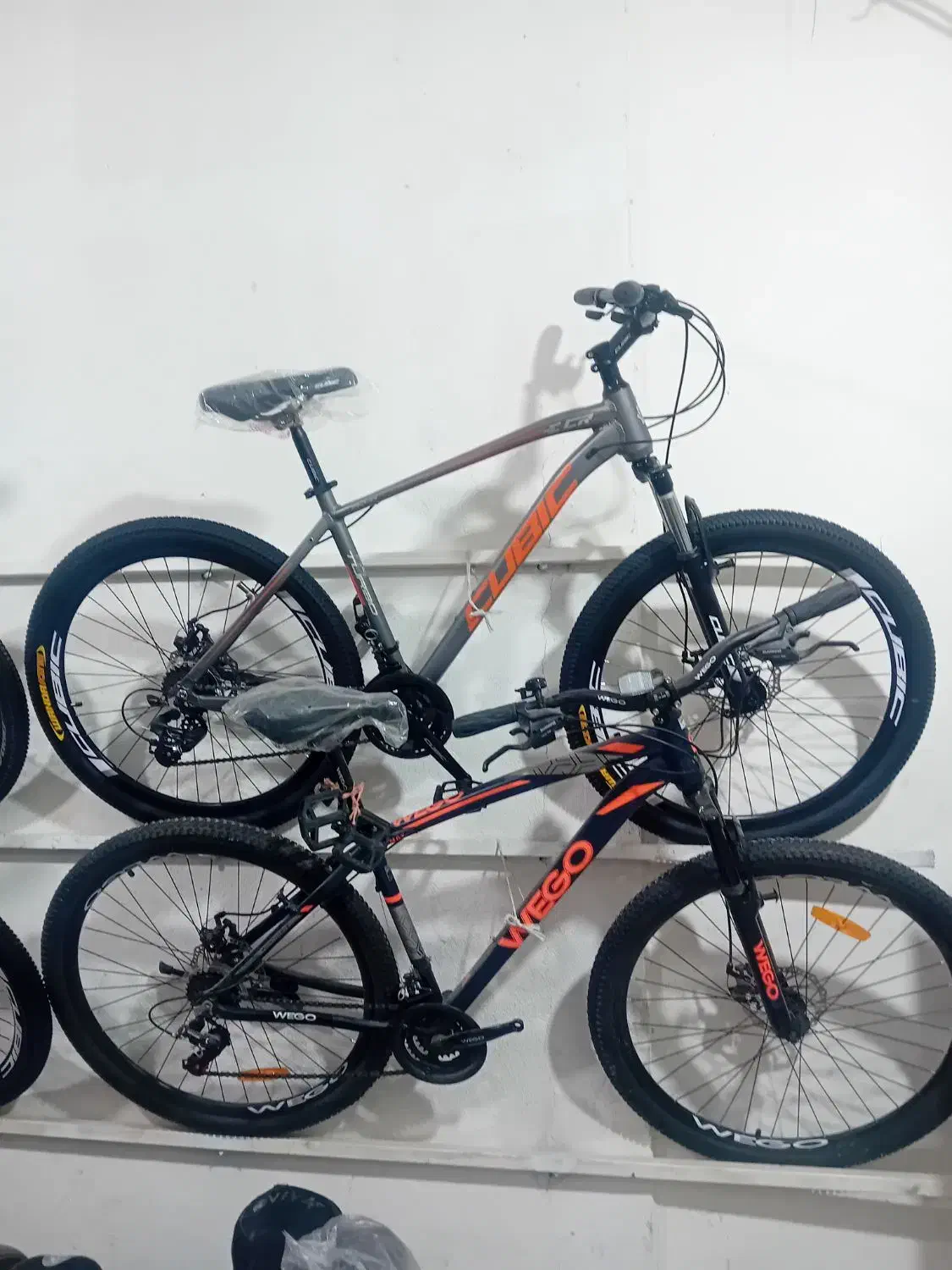 دوچ‌ر‌خه‌المینوم|دوچرخه، اسکیت، اسکوتر|گنبد کاووس, |دیوار