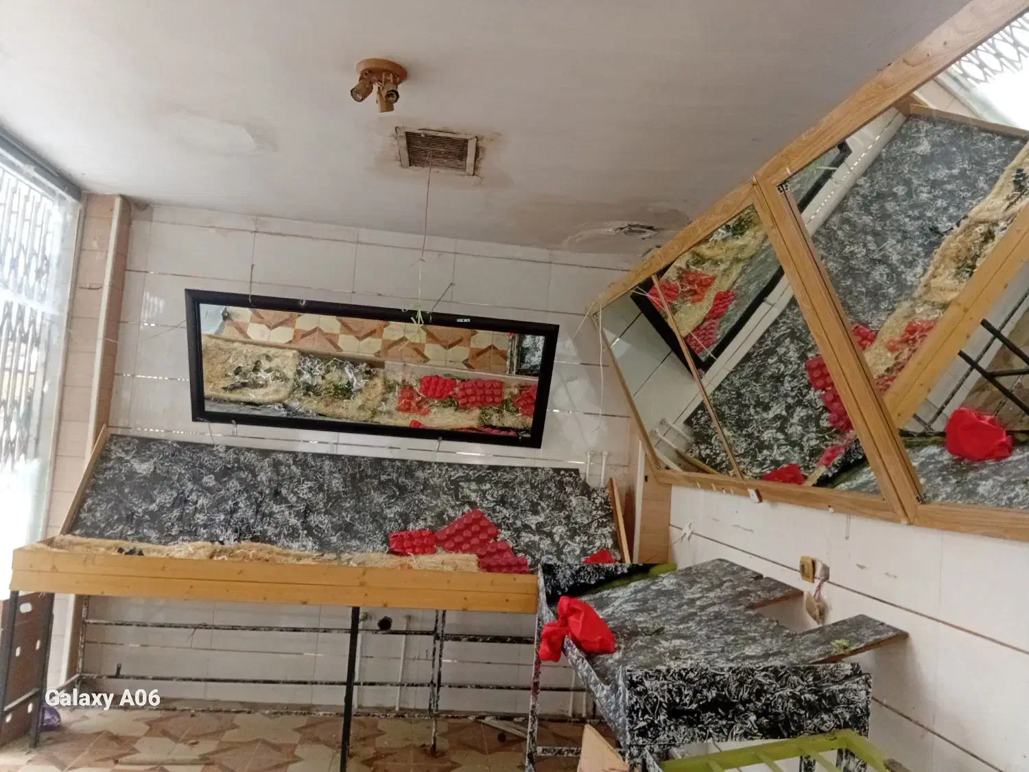 آینه|آینه|نجف‌آباد, امیرآباد|دیوار