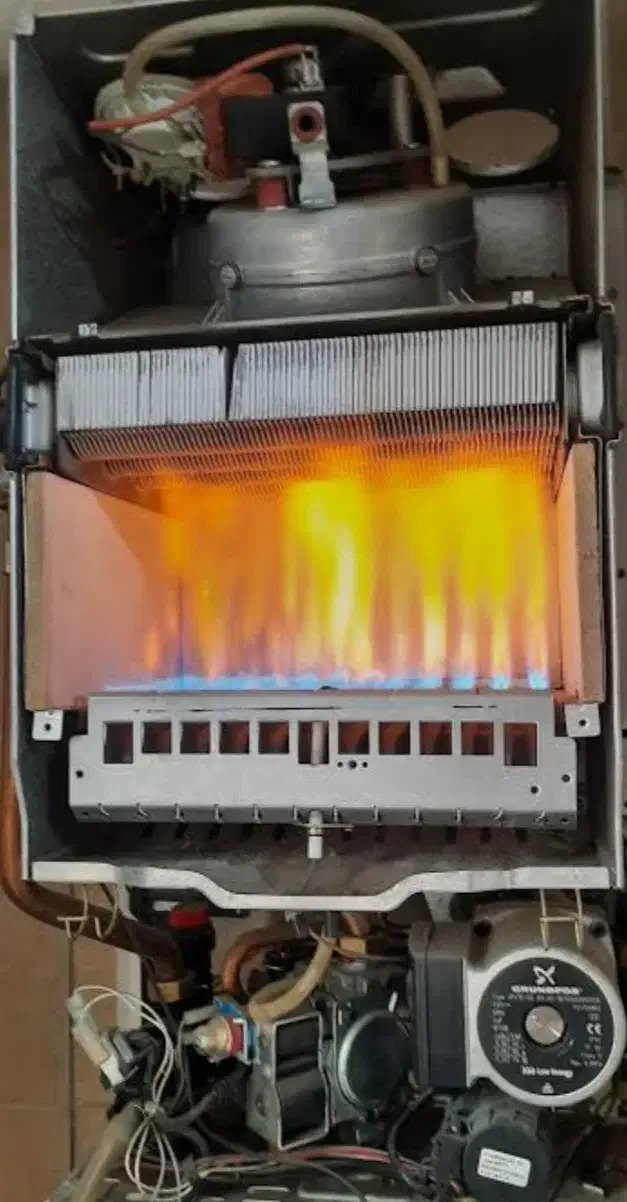 سرویس انواع پکیج دیواری و ابگرمکن های دیواری|آبگرمکن، پکیج، شوفاژ|محمدشهر, ولدآباد|دیوار