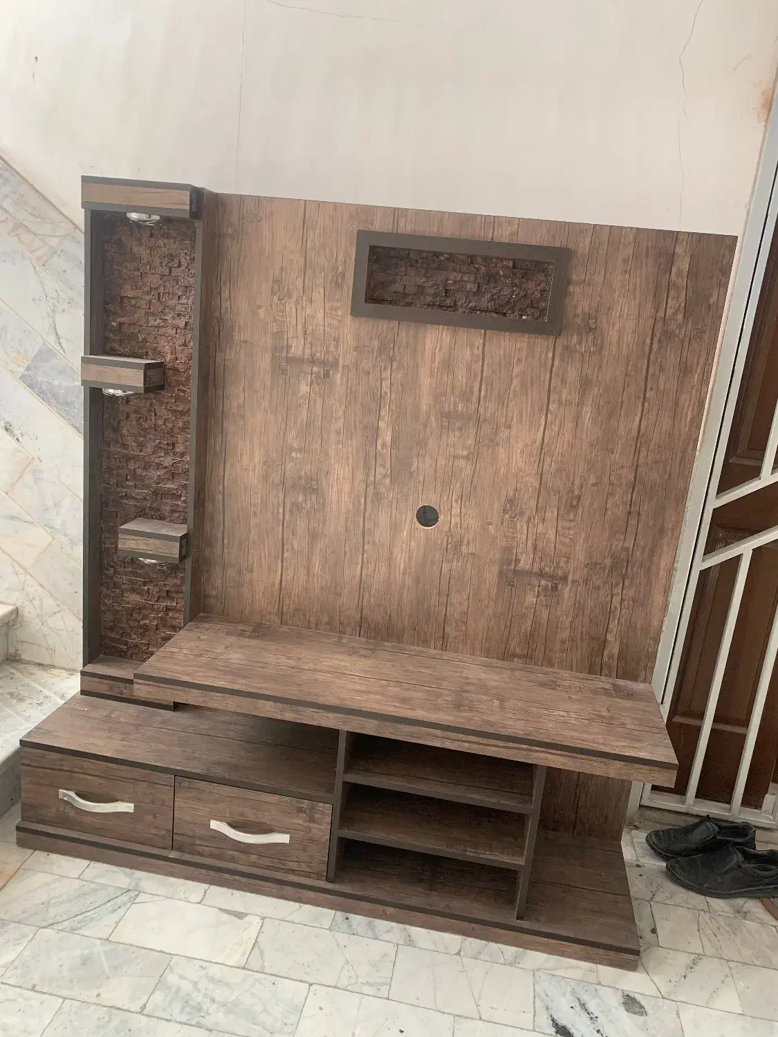 میز تلوزیون نو سالم|میز تلویزیون|اندیشه, اندیشه فاز ۴|دیوار