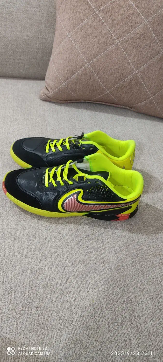 کفش فوتسال|کیف، کفش، کمربند|اهواز, ۳۰ متری|دیوار