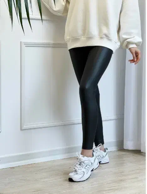 لگ چرم مارتیم|لباس|قم, یزدانشهر|دیوار