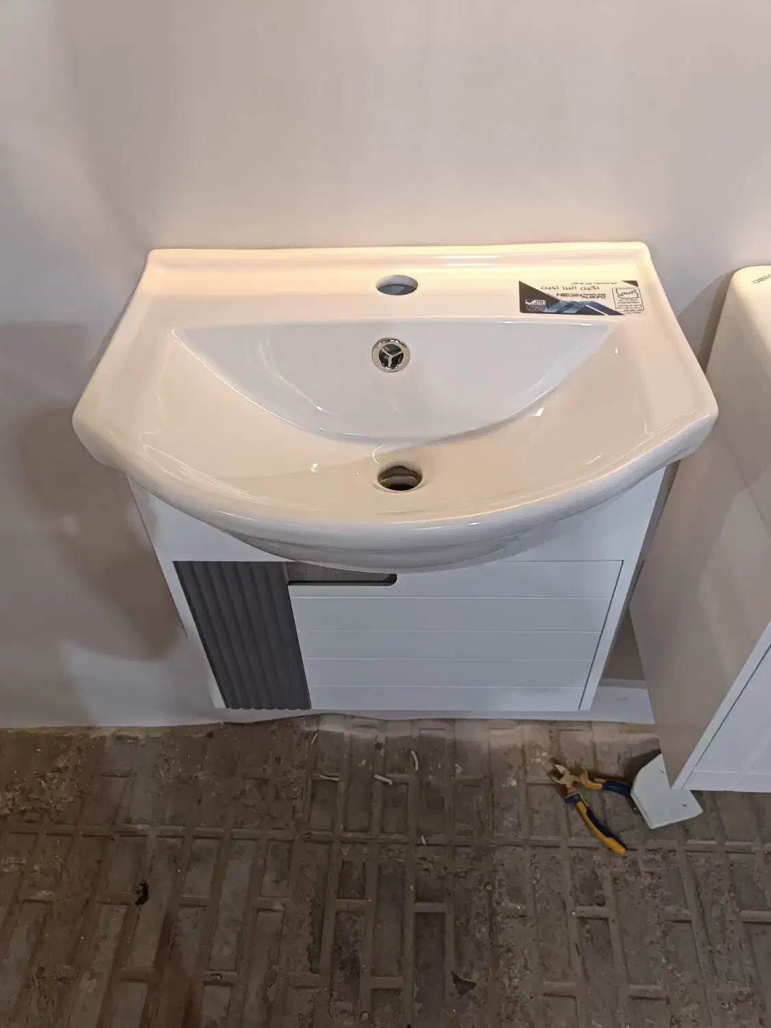 روشویی 47*37 البرز نوین|لوازم سرویس بهداشتی|تبریز, |دیوار