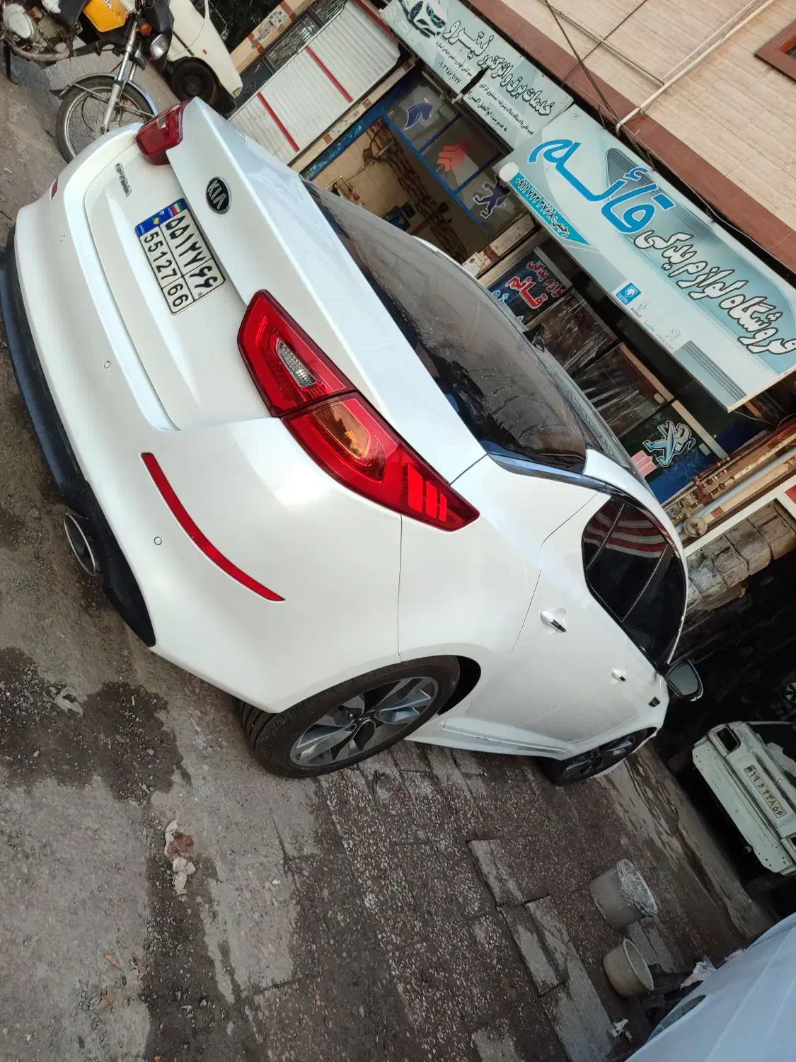 پولیش و واکس فقط۱/۴۰۰(تخفیف ویژه تا ۳۰ آبان)|خدمات موتور و ماشین|رودسر, |دیوار