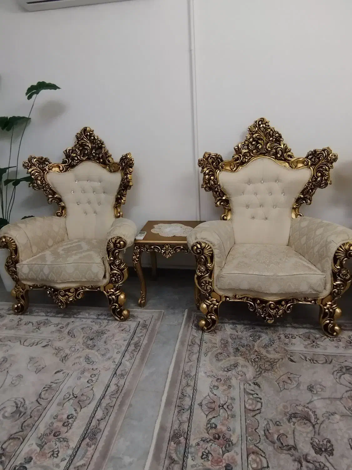 مبل ۷ نفره سلطنتی و میز غذاخوری ۴ نفره|مبلمان خانگی و میز عسلی|نظرآباد, نظرآباد|دیوار