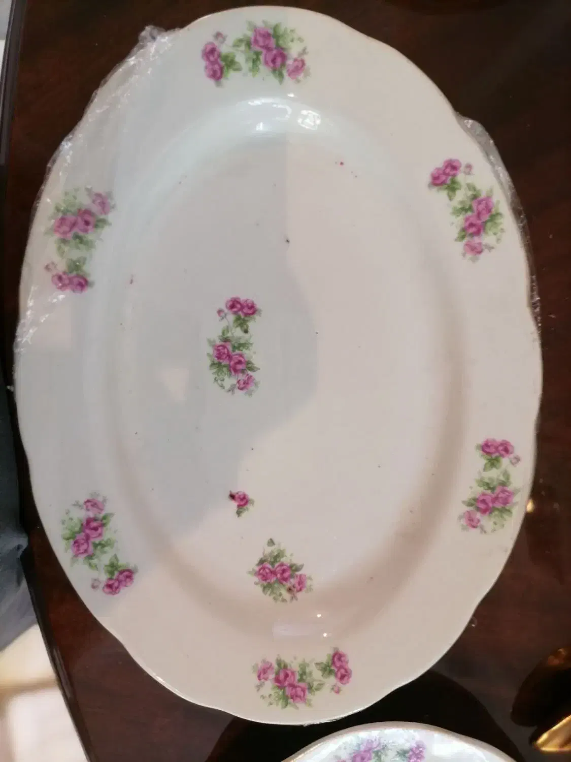 گلسرخی با قدمت بالای ۷۰ سال بدون لب پر بودن|ظروف سرو و پذیرایی|ری, شهرری|دیوار