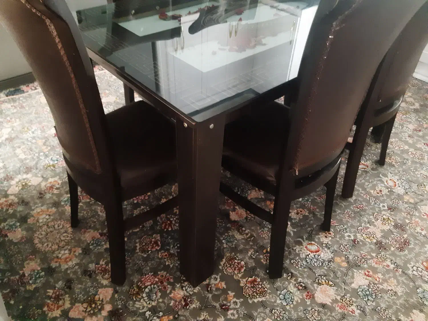 میز ناهارخوری ۶نفره برا خریدار واقعی تخفیف دارد.|میز و صندلی غذاخوری|نهاوند, |دیوار