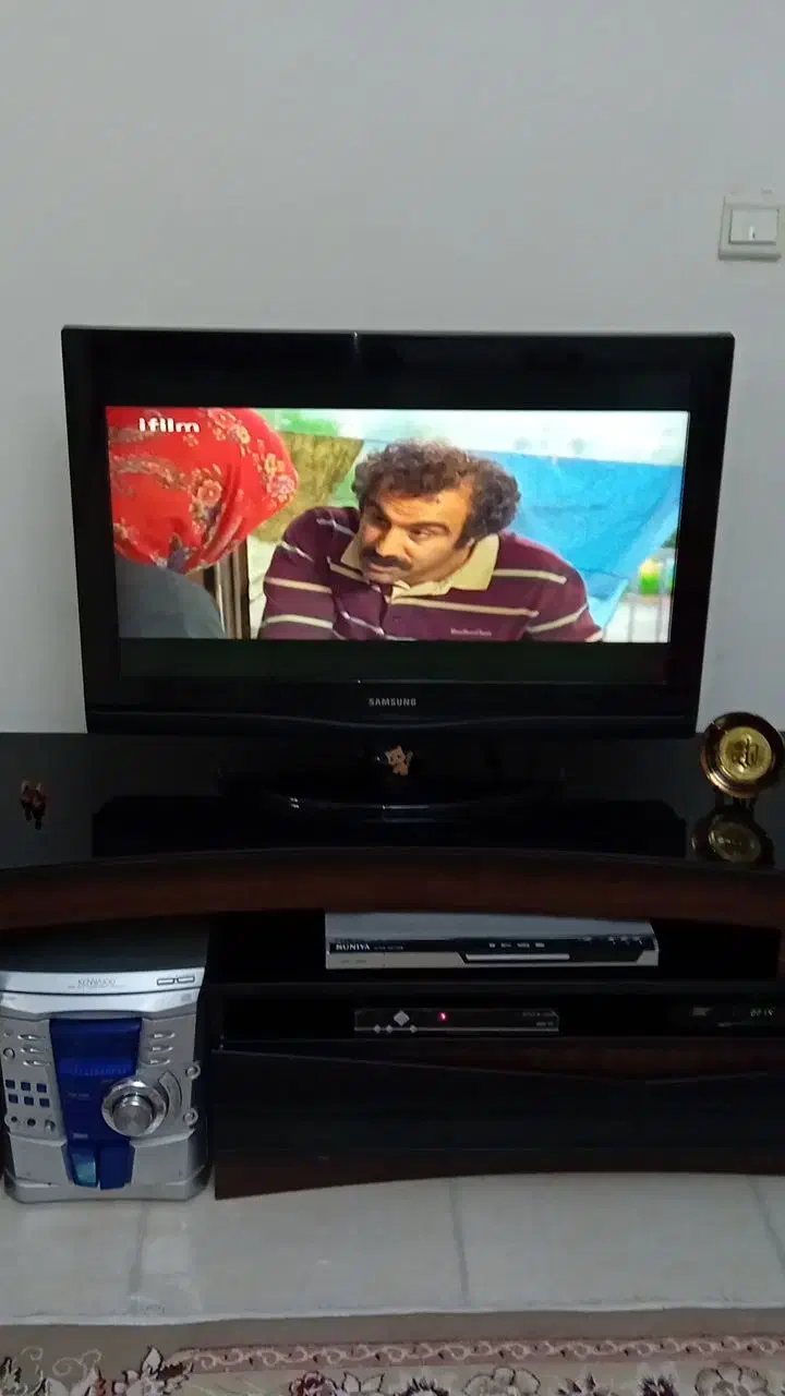 تلویزیون ال سی دی سامسونگ|تلویزیون و پروژکتور|هشتگرد, فاز ۱ مهستان|دیوار