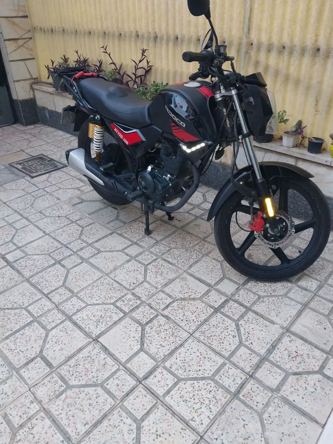 ایردوکو ۱۵۰|موتورسیکلت|رباط‌کریم, رباط‌کریم|دیوار