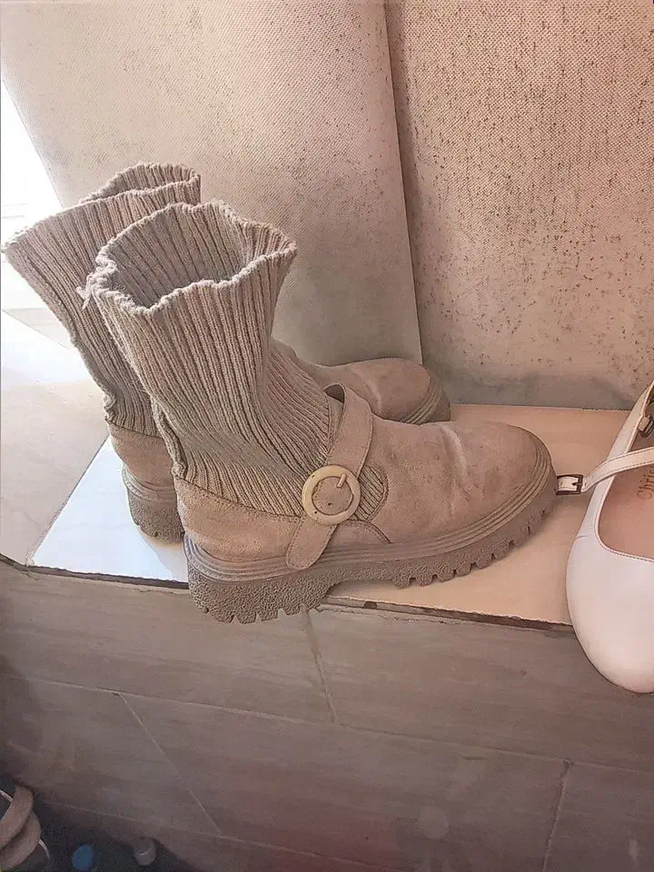 مفت گزاشتم|کیف، کفش، کمربند|رشت, سیا اسطلخ|دیوار