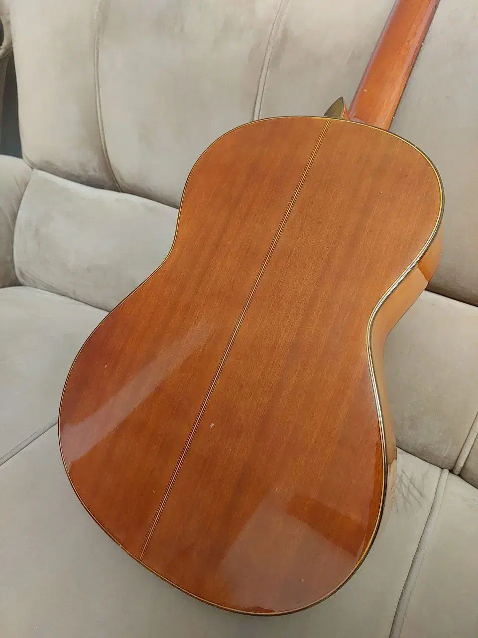 گیتار والنسیا Cg180|گیتار، بیس، امپلیفایر|اندیشه, اندیشه فاز ۳|دیوار