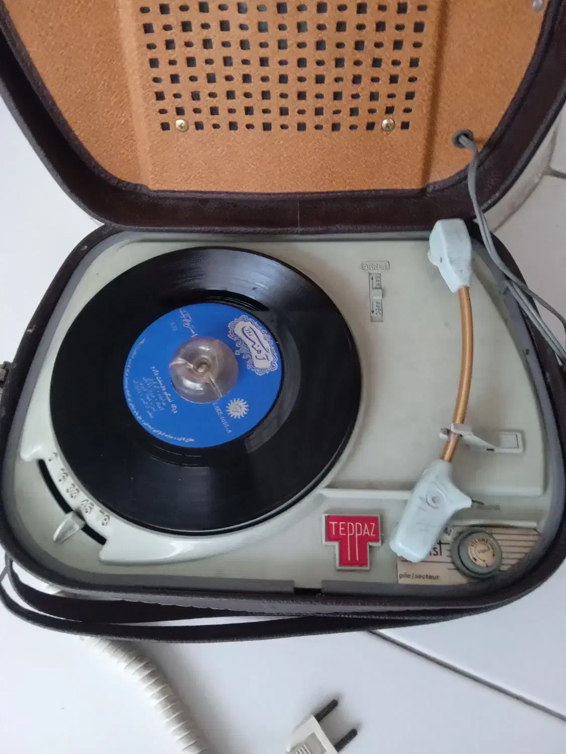 رادیوگرام قدیمی اصل|کلکسیون اشیاء عتیقه|تهران, جردن|دیوار