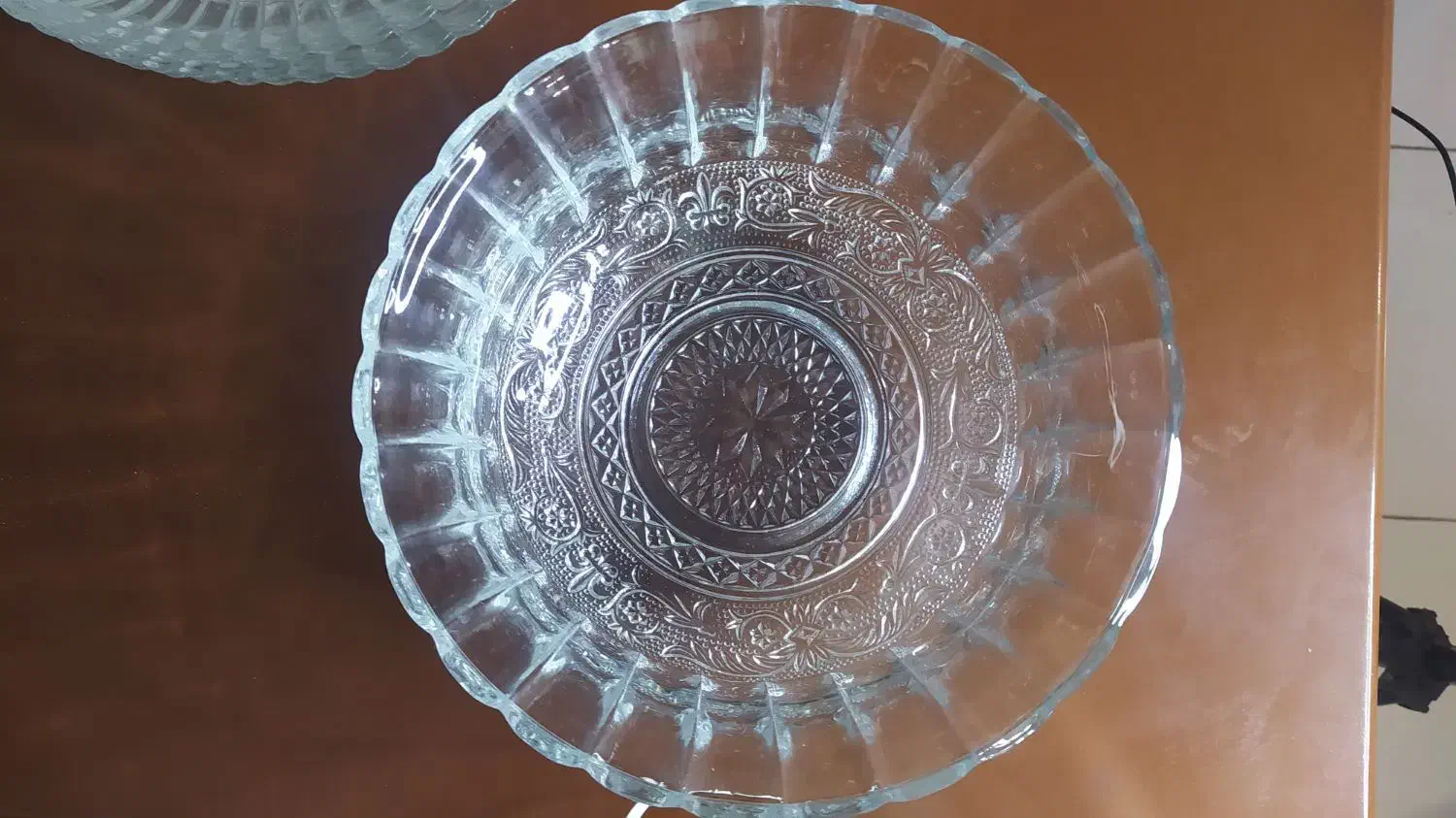 تعدادی کریستال و ظروف چینی|ظروف سرو و پذیرایی|کرج, فاز ۳ گوهردشت|دیوار