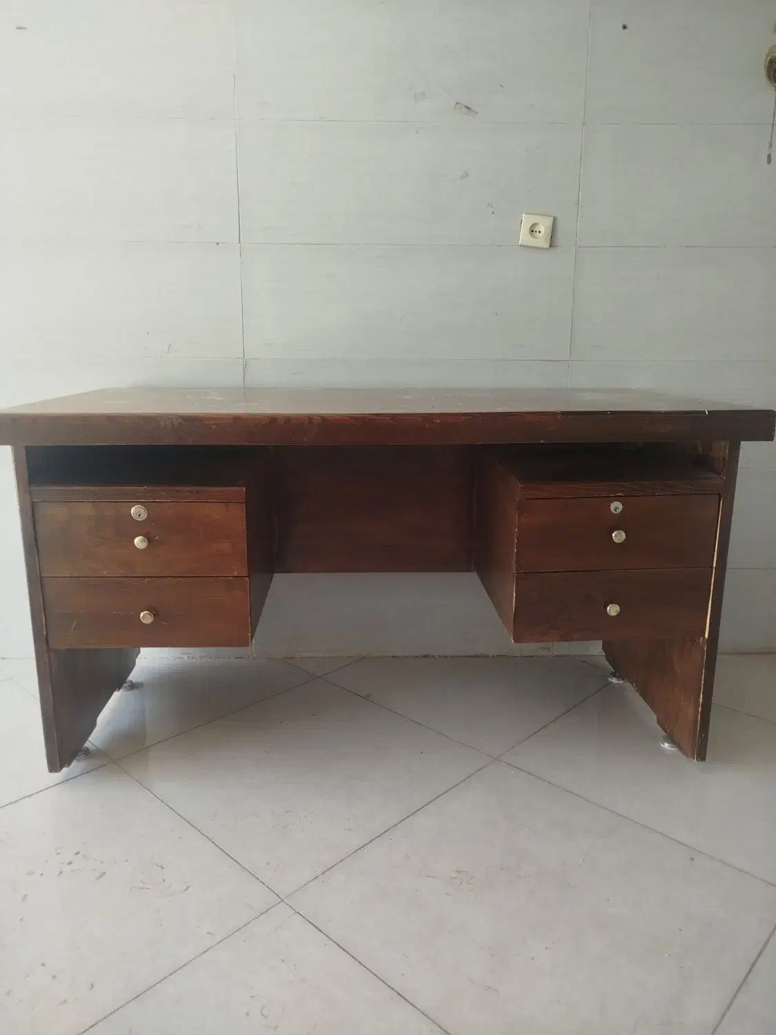 میز|میز تحریر و کامپیوتر|همدان, |دیوار