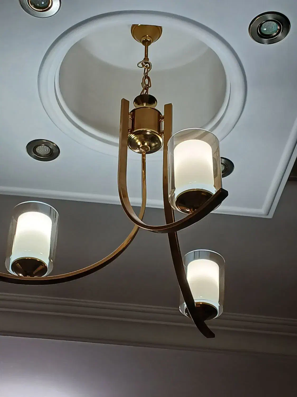 یک جفت لوستر|لوستر و چراغ آویز|پیشوا, |دیوار