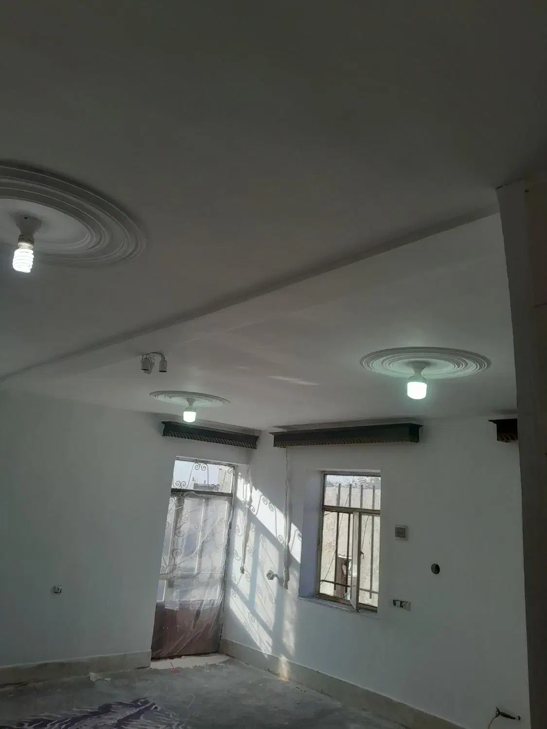 نقاشی ساختمان با بهترین کیفیت و طرح کاغذ دیواری|خدمات پیشه و مهارت|قروه, |دیوار