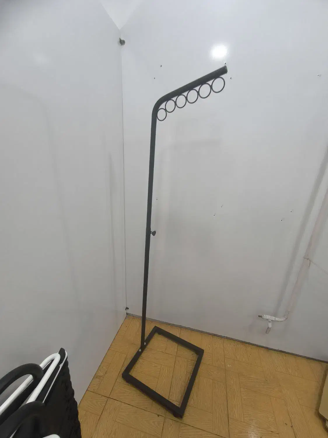 فروش فوری دکور بوتیک و رگال (در حد نو)|فروشگاه و مغازه|سیاهکل, |دیوار