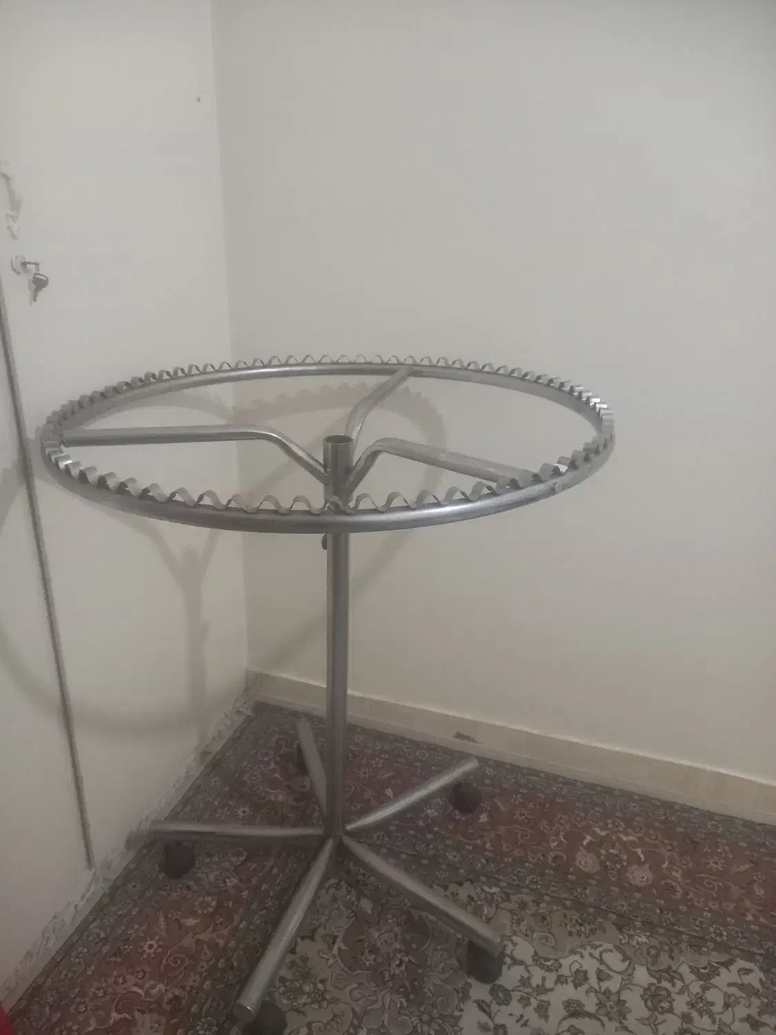 رگال لباس گردون|بندرخت و رخت‌آویز|باغستان, |دیوار
