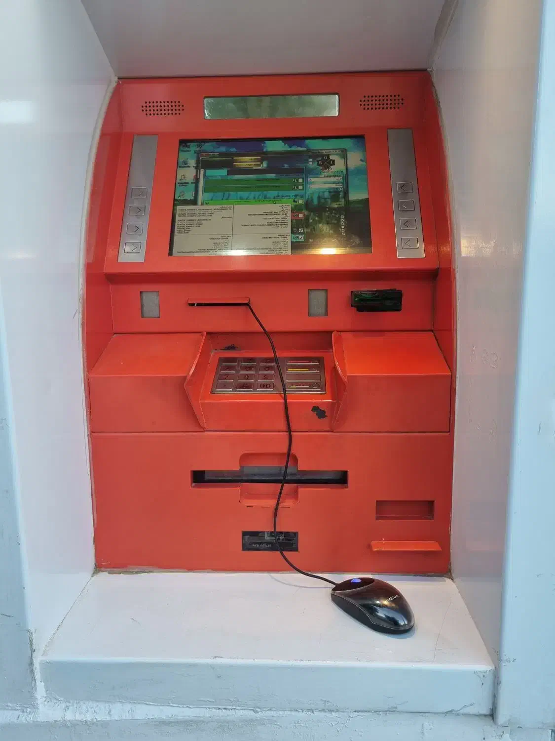 دستگاه خودپرداز با درآمد ماهانه تضمینی|فروشگاه و مغازه|بروجرد, |دیوار