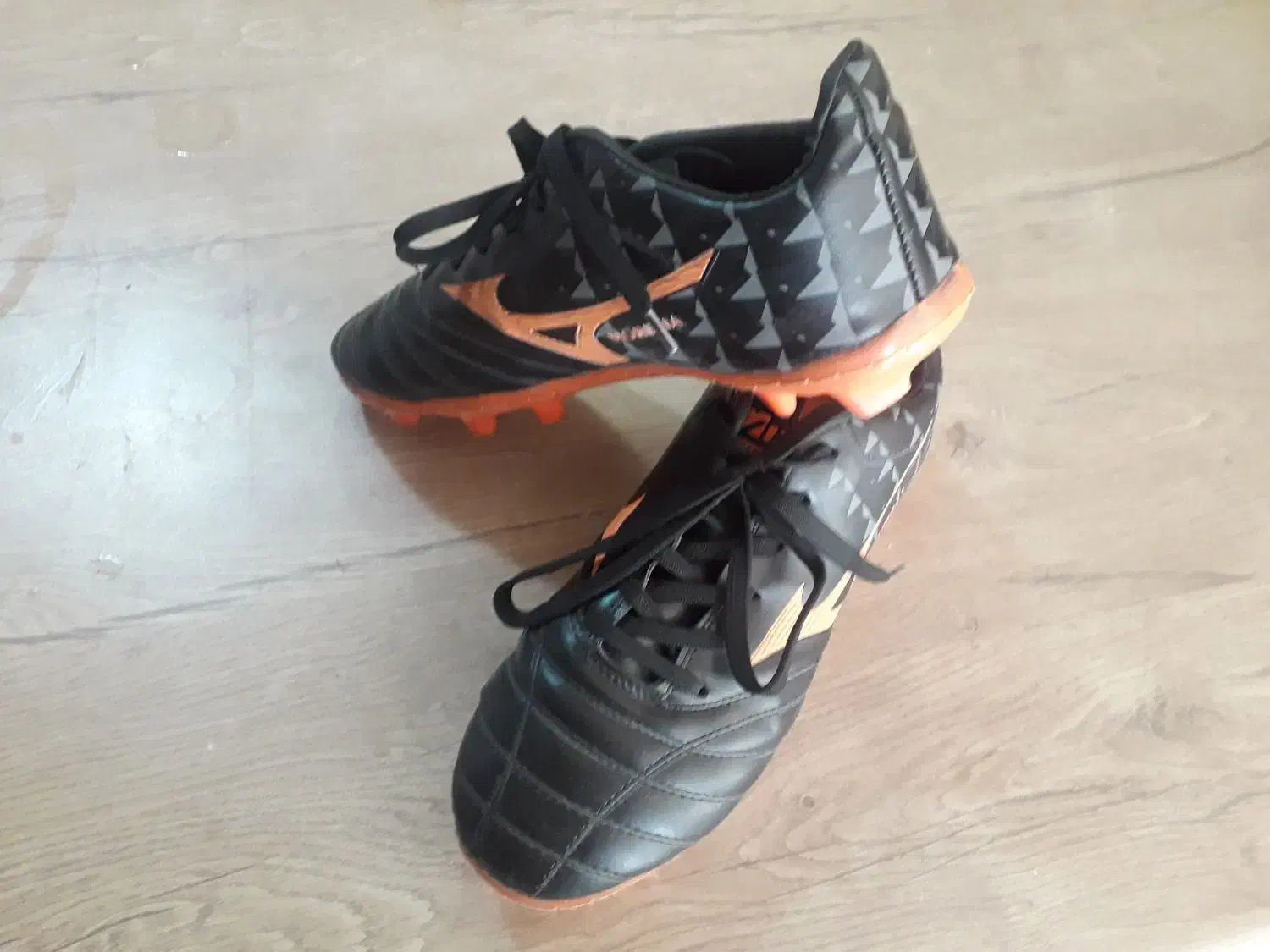 کفش فوتبال چمن سایز ۴۰|ورزش‌های توپی|اهر, |دیوار