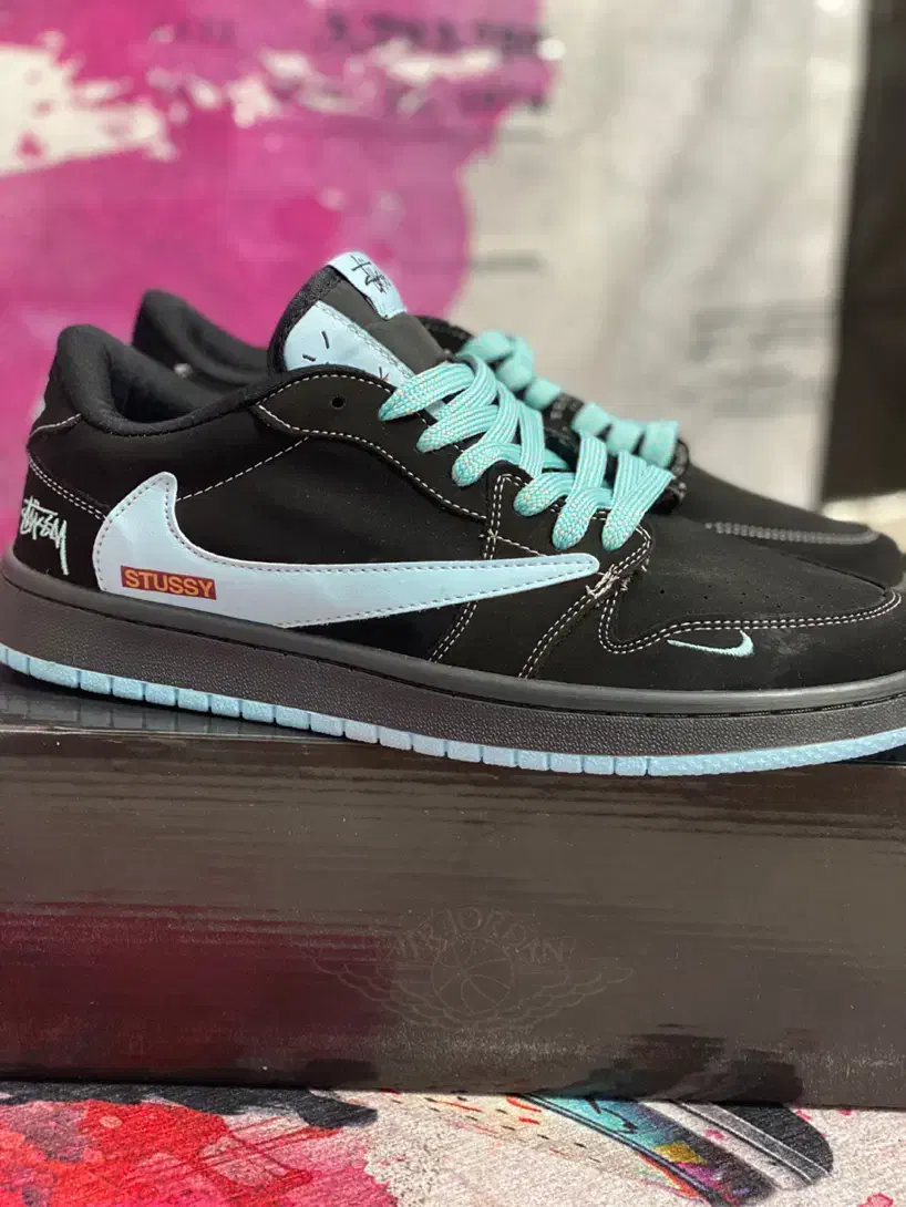 نایک|کیف، کفش، کمربند|هشتگرد, هشتگرد قدیم|دیوار