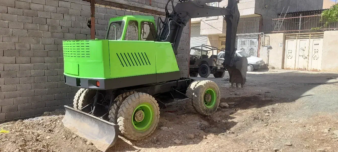 بیل مکانیکی لاستیکی اطلس ۱۳۰۴|خودرو سنگین|تهران, دریان‌نو|دیوار