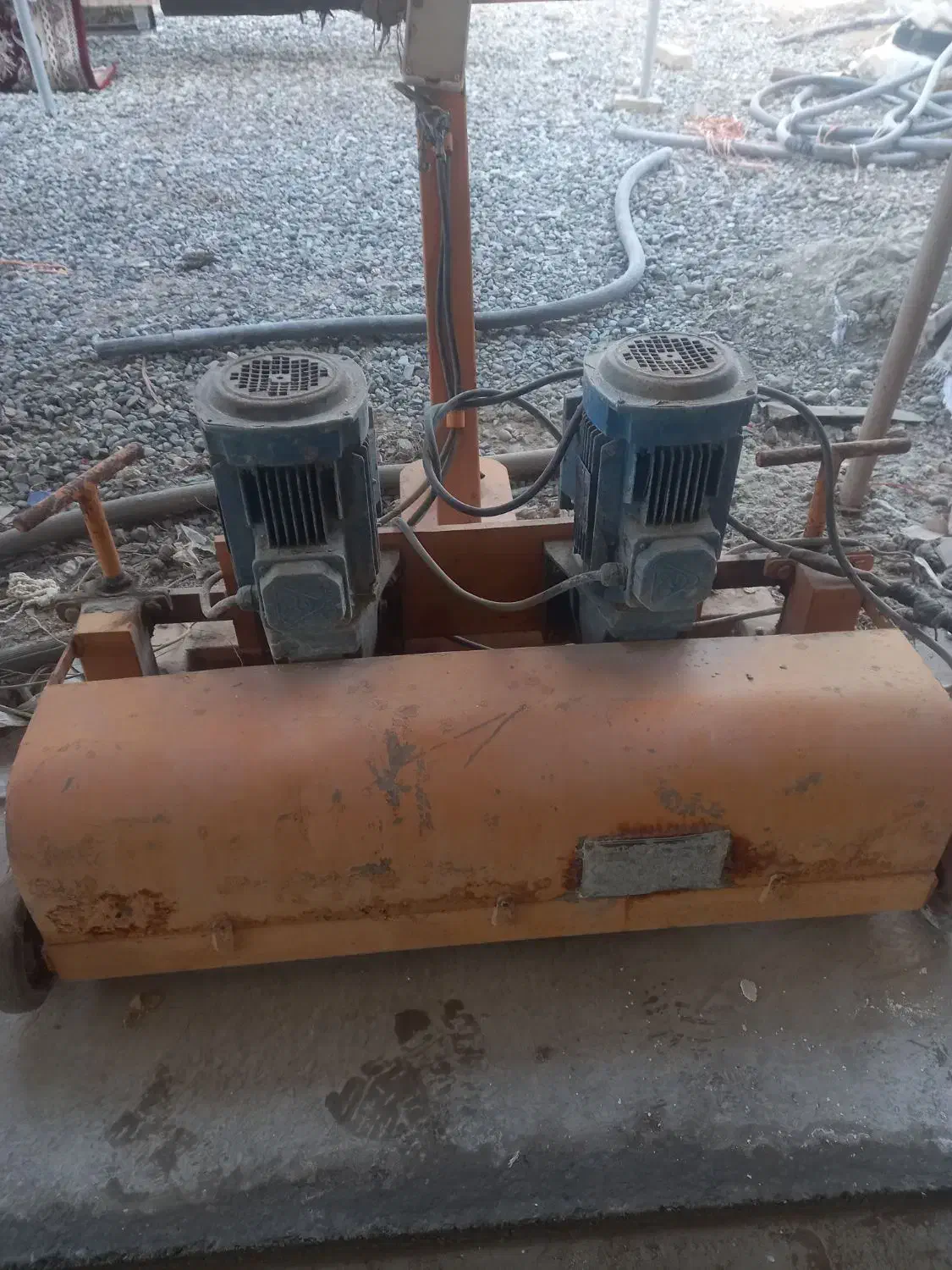 دستگاه فرچه دو تایی قالیشویی|لوازم نظافت|باقرشهر, |دیوار