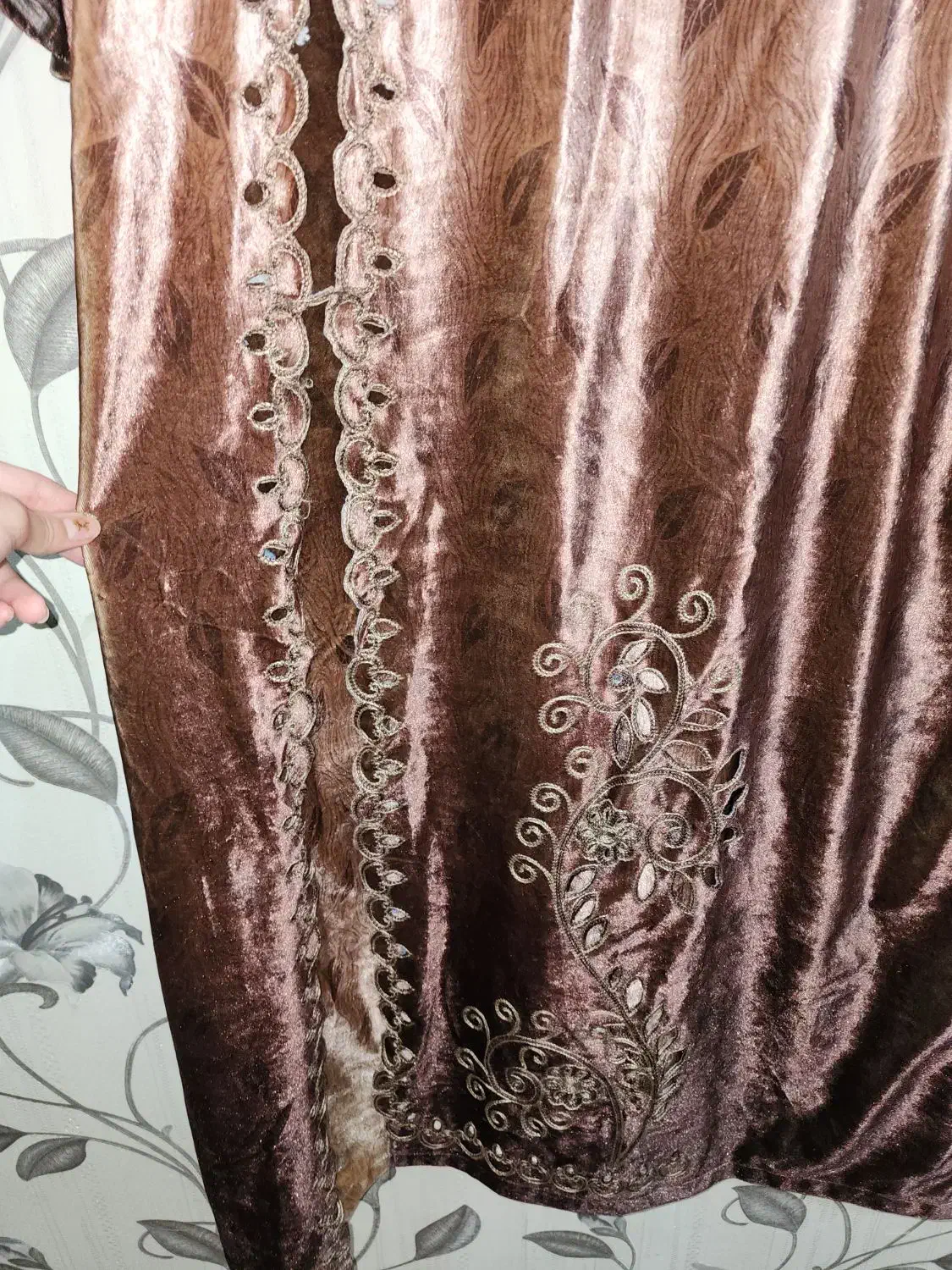 لباس زنانه|لباس|قم, شاه ابراهیم|دیوار