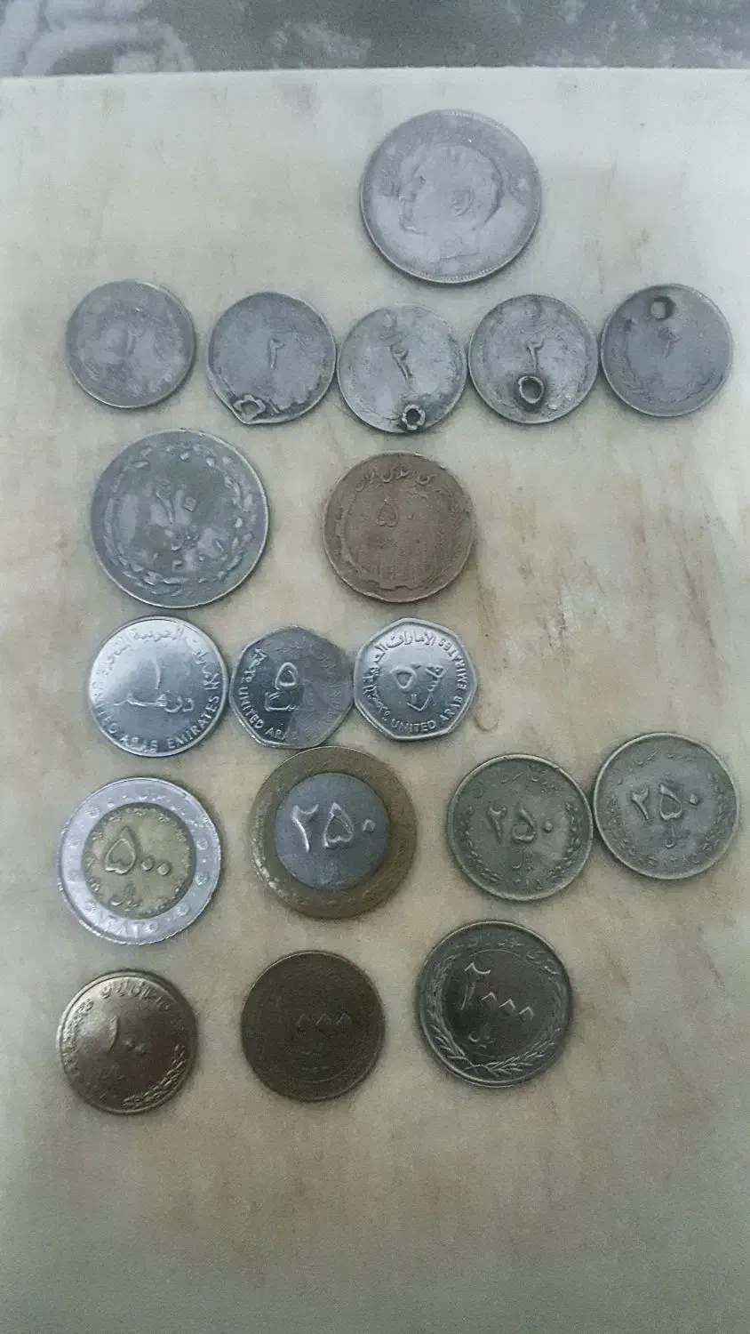 تعدادی سکه پهلوی دوم و ۱۰ و۵ و۲ سنتی.|کلکسیون سکه، تمبر، اسکناس|قم, حاج خلیل|دیوار