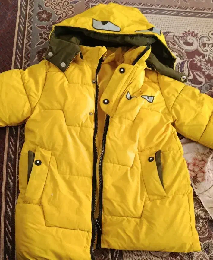 کاپشن|کفش و لباس بچه|بروجرد, |دیوار