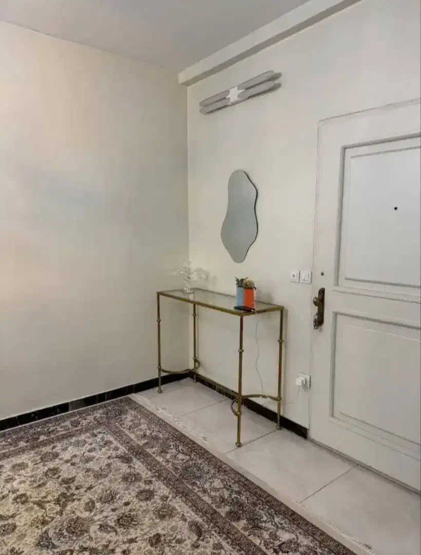 آپارتمان62مترفول/آسانسور/پارکینگ موتور/انباری