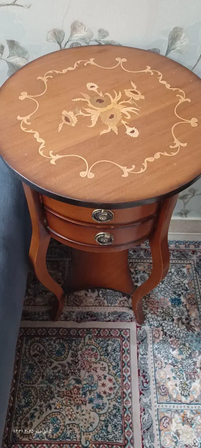 میز تلفن|میز تلفن|گرمسار, |دیوار