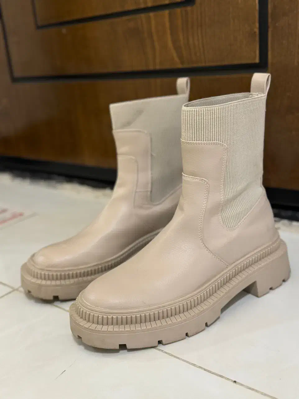 بوت منگو کرم رنگ|کیف، کفش، کمربند|گنبد کاووس, |دیوار