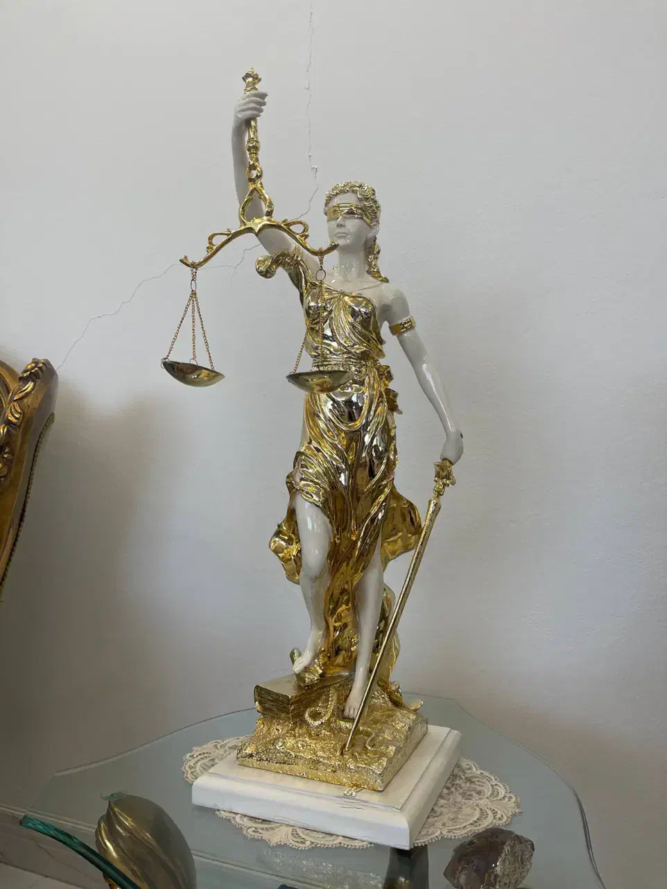 مجسمه|مجسمه، تندیس، ماکت|آمل, |دیوار