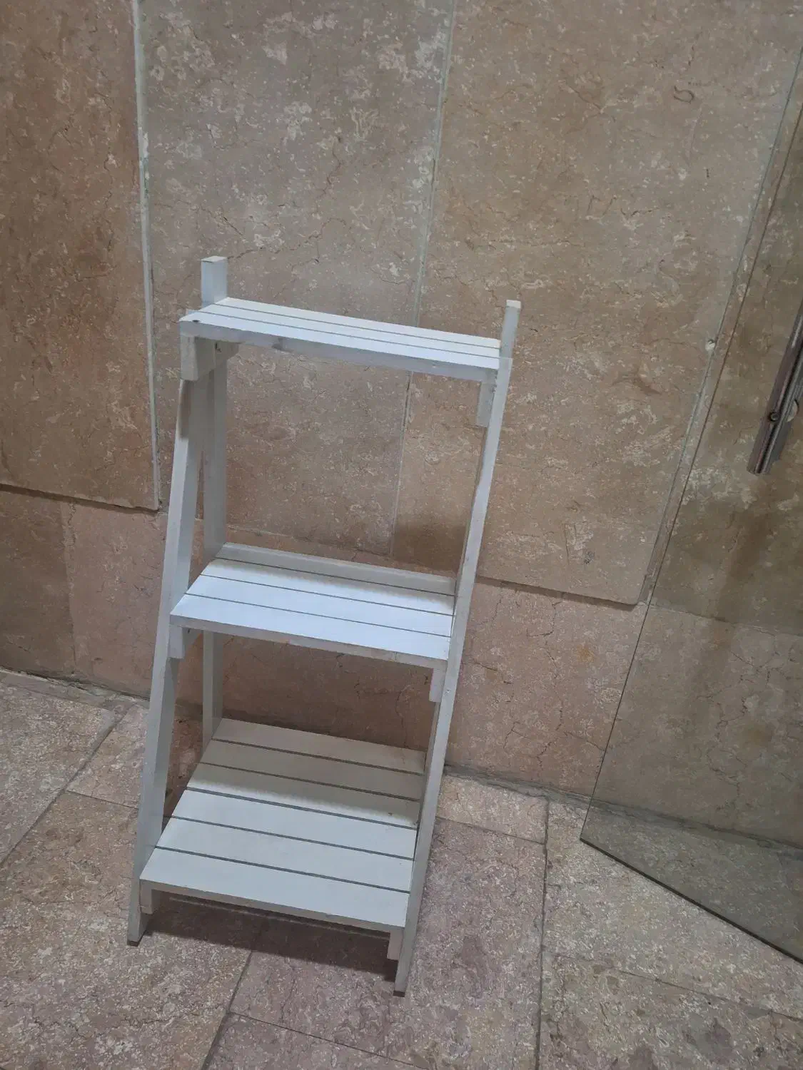 شلف گلدان رنگ سفید|کتابخانه، شلف، قفسه‌های دیواری|تهران, سلیمانی|دیوار